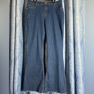 Women’s Curvy Bootcut Jeans Size XL (Fits 12) Dark Wash Stretch Denim